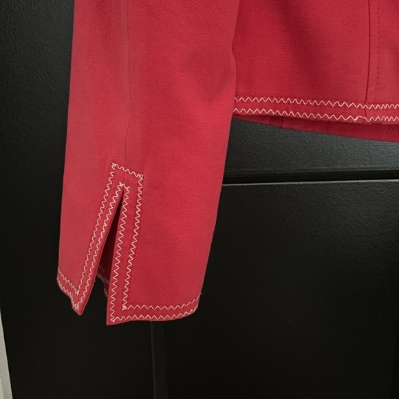 Carlisle Vintage Vibrant Red Blazer w/Front Zipper & Pockets. 98% Cotton. Size 6 - Picture 6 of 13